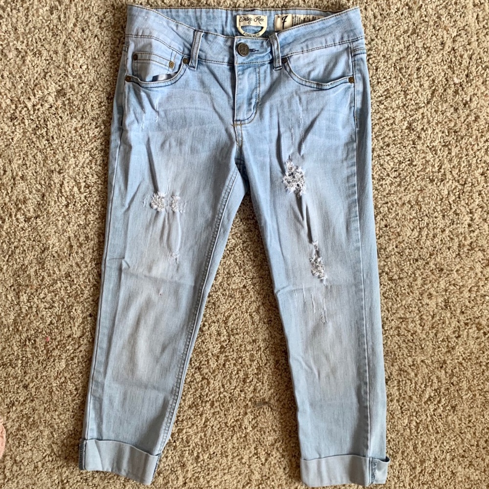 Cute Ripped Jean Capris - Picture 3 of 3